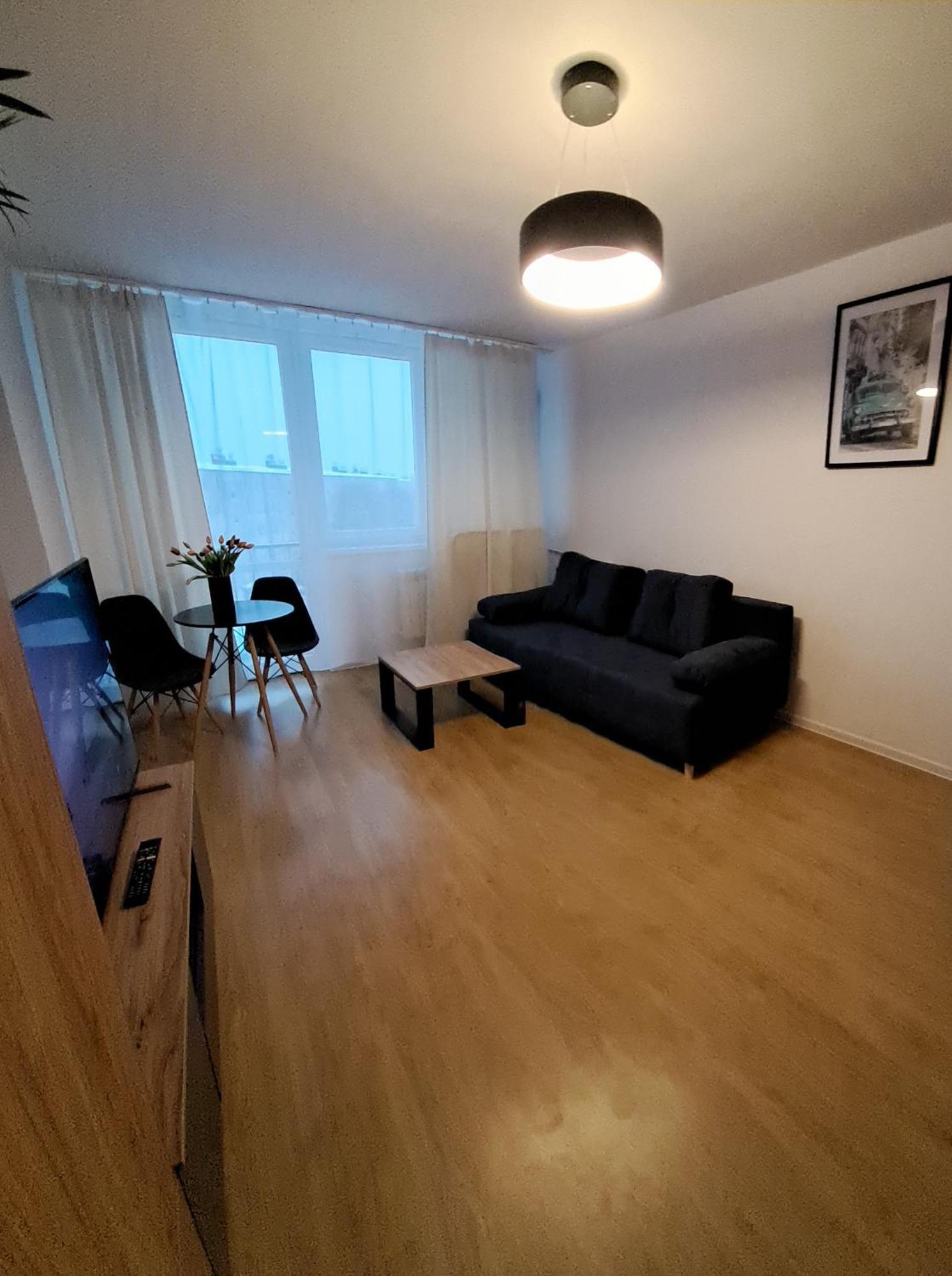 Kawalerka 28M Salon Z Kuchnia Centrum Нови Сонч Екстериор снимка
