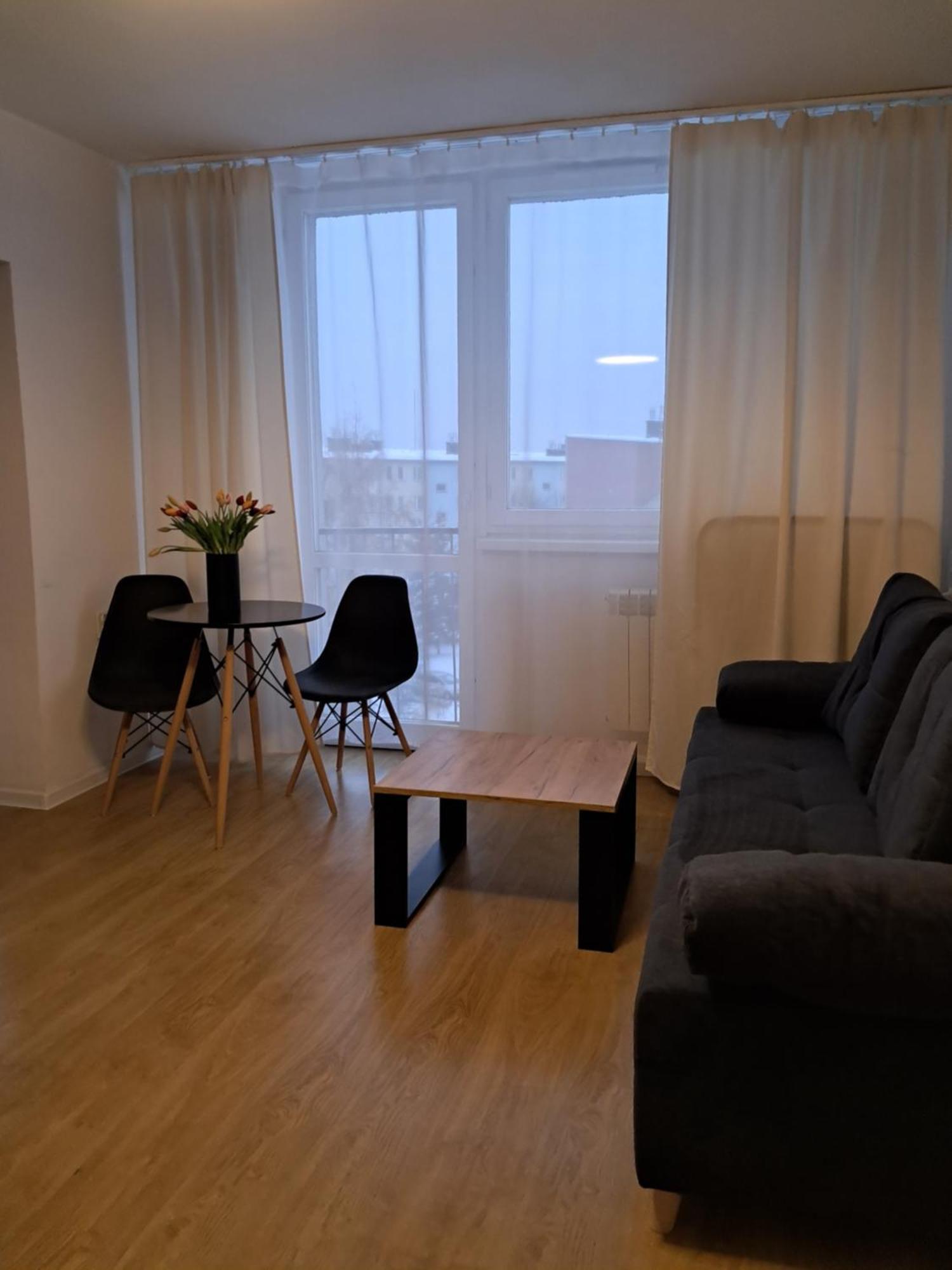 Kawalerka 28M Salon Z Kuchnia Centrum Нови Сонч Екстериор снимка